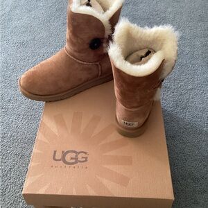 COPY - UGG Australia Tan Shearling Boots Women’s  Size 8